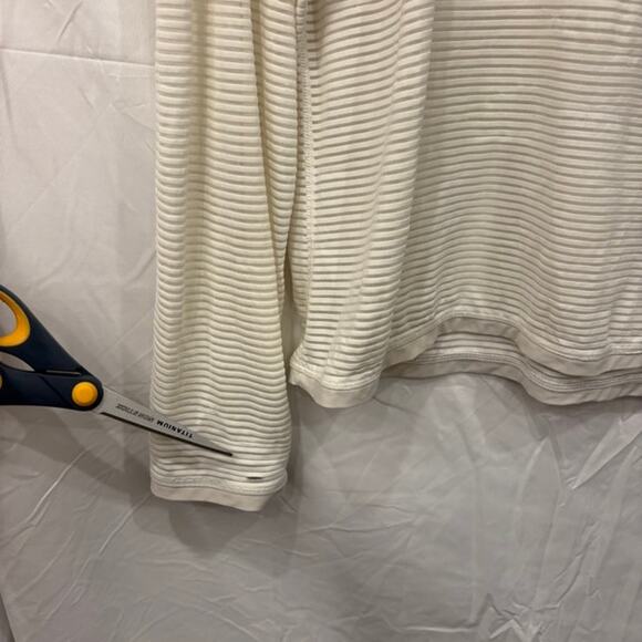 Lululemon Lean In Long Sleeve Striped Sheer Mesh Top Size 8 Green White FLAW - Picture 3 of 7